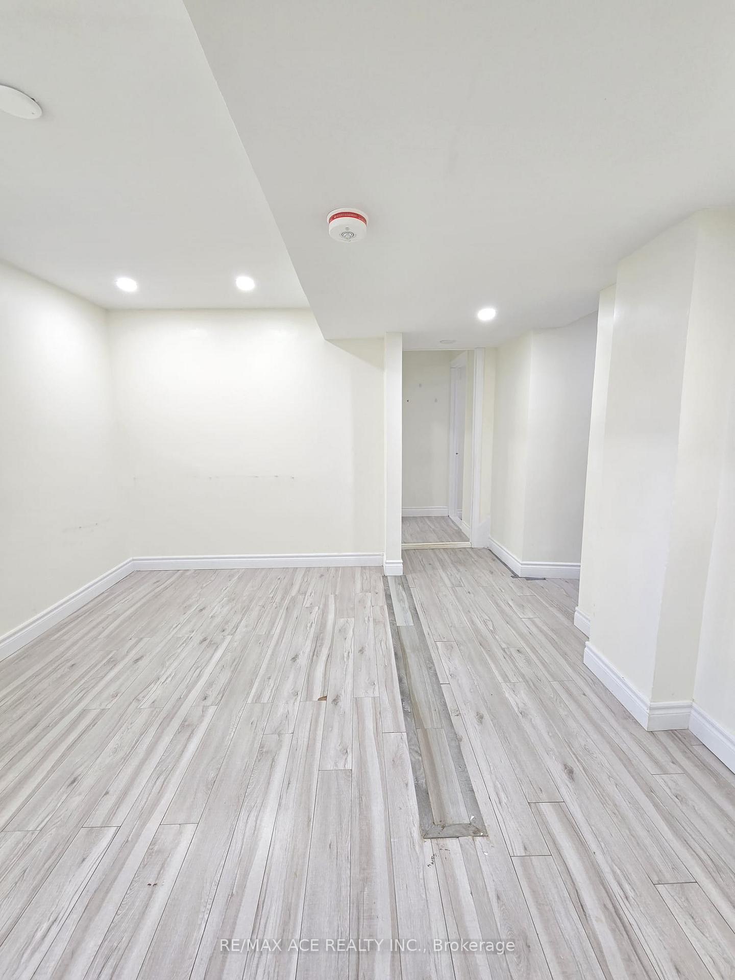 Photo 7 of Unit Bsmt, 66 Kings Crescent, Ajax, South East — HOMEH