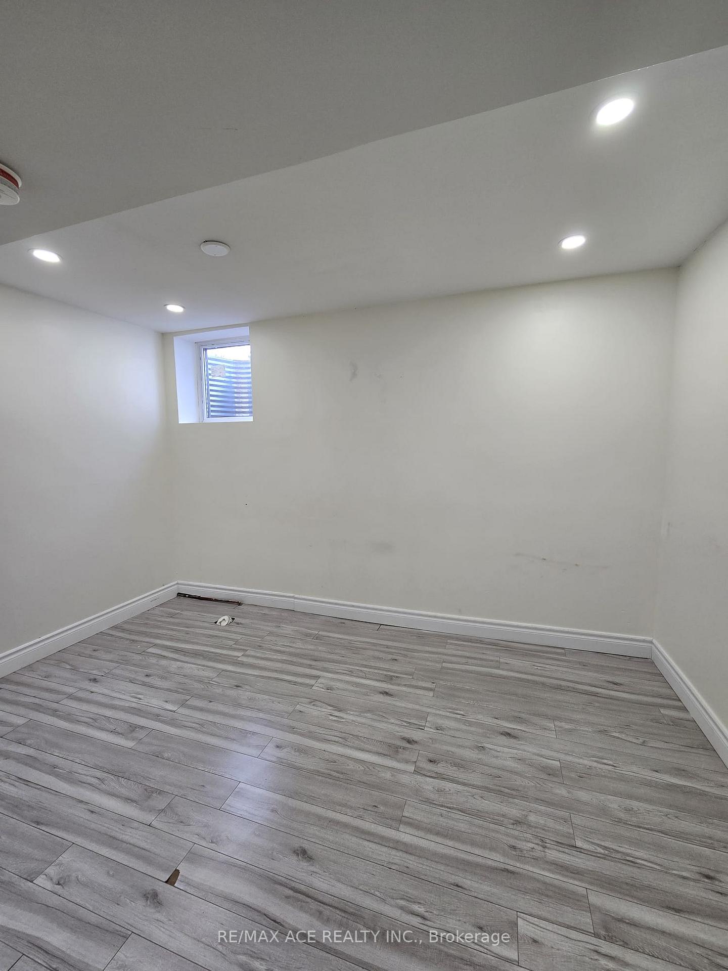 Photo 15 of Unit Bsmt, 66 Kings Crescent, Ajax, South East — HOMEH
