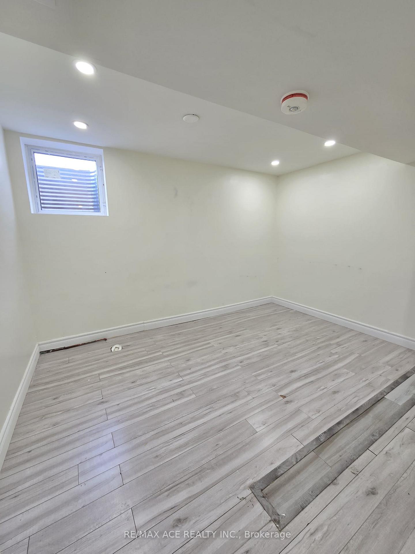Photo 13 of Unit Bsmt, 66 Kings Crescent, Ajax, South East — HOMEH