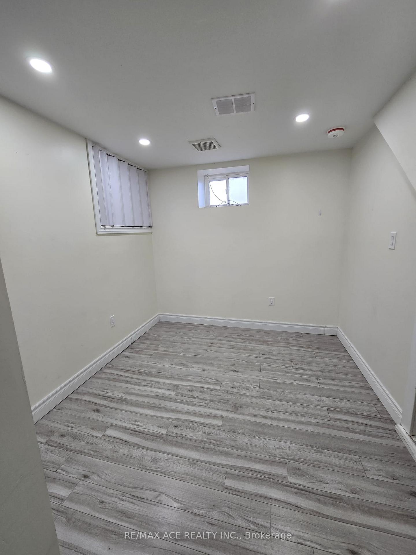 Photo 19 of Unit Bsmt, 66 Kings Crescent, Ajax, South East — HOMEH
