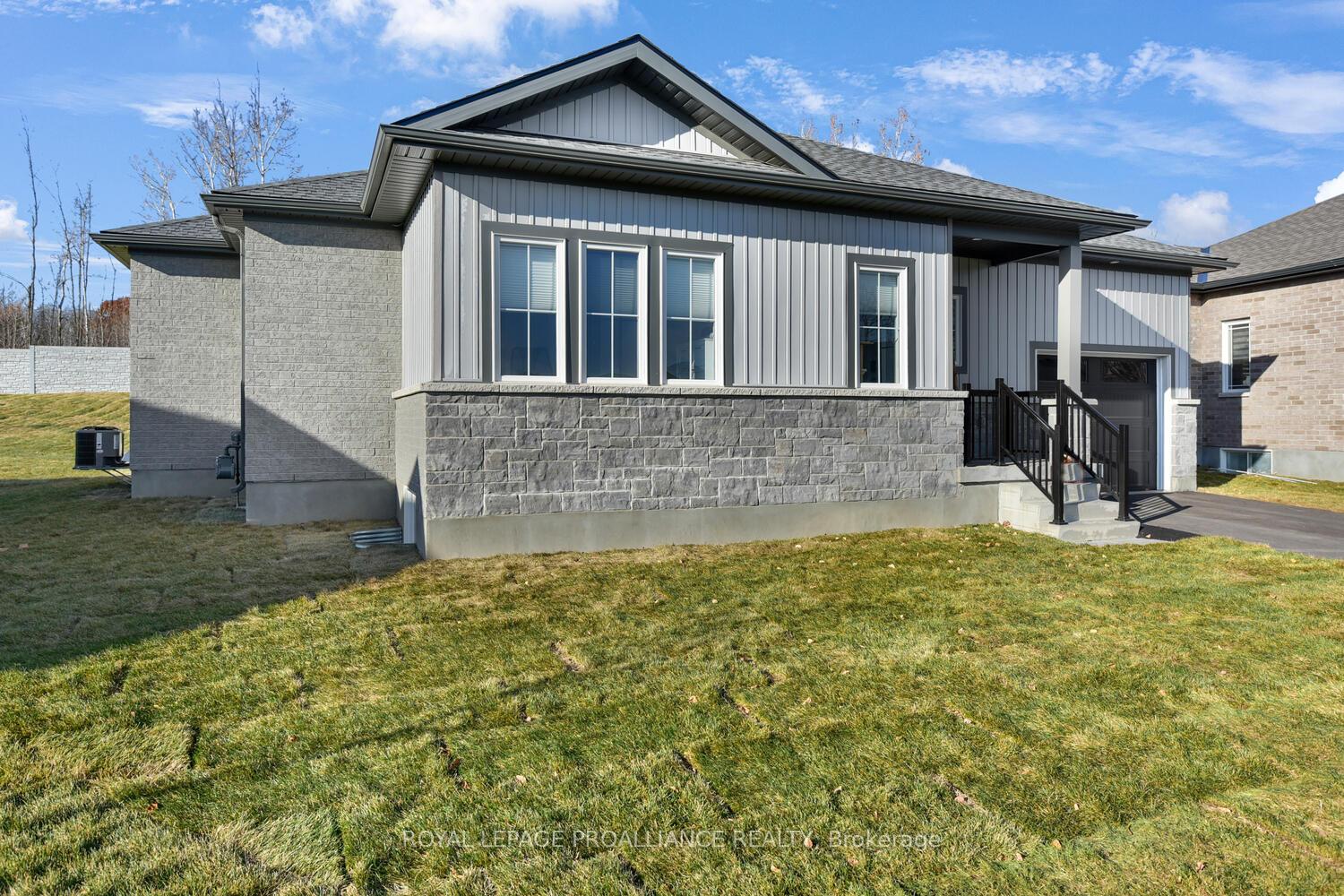 Photo 2 of 234 Adley Drive, Brockville — HOMEH