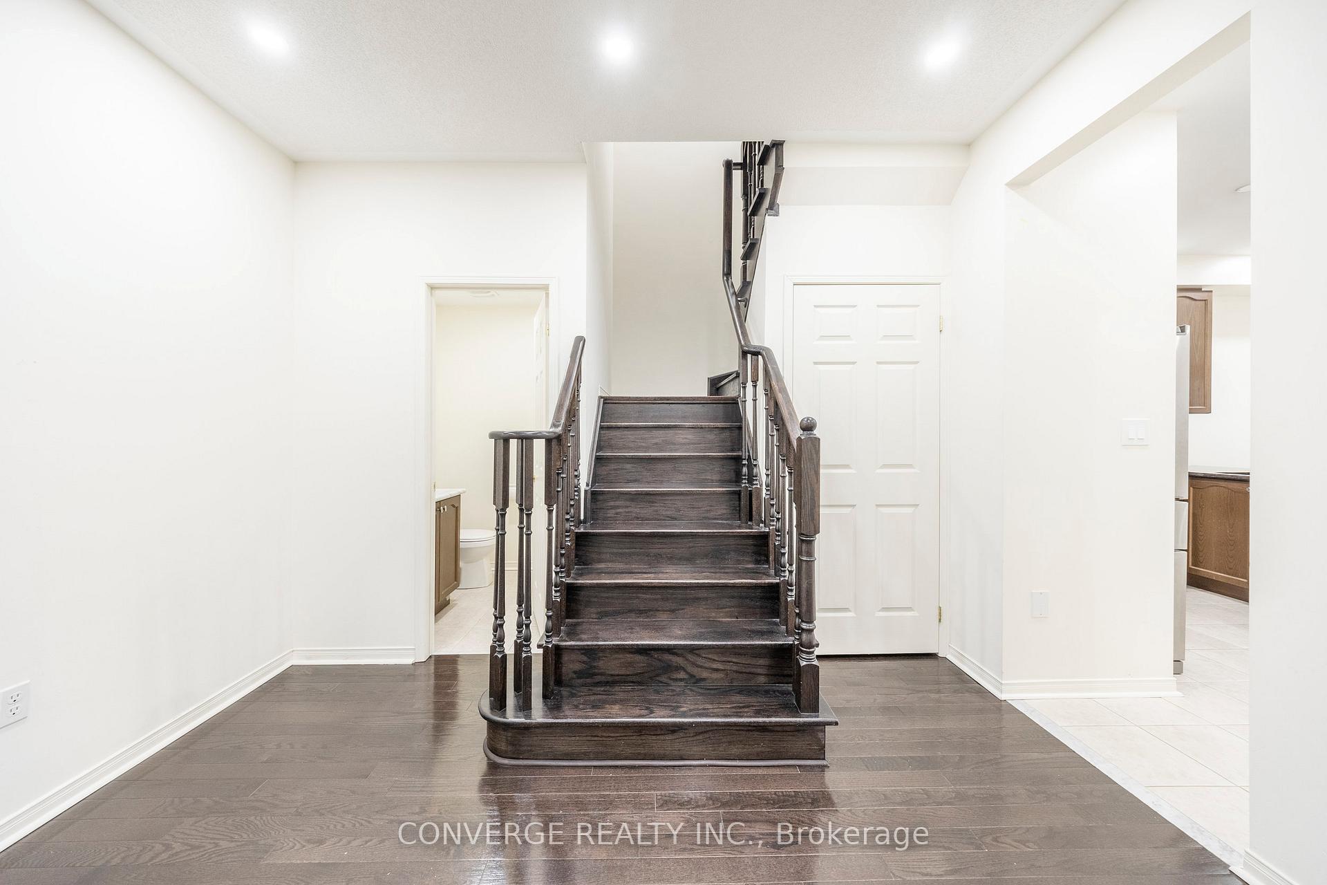 Photo 7 of 109 Cookview Drive, Brampton, Sandringham-Wellington — HOMEH