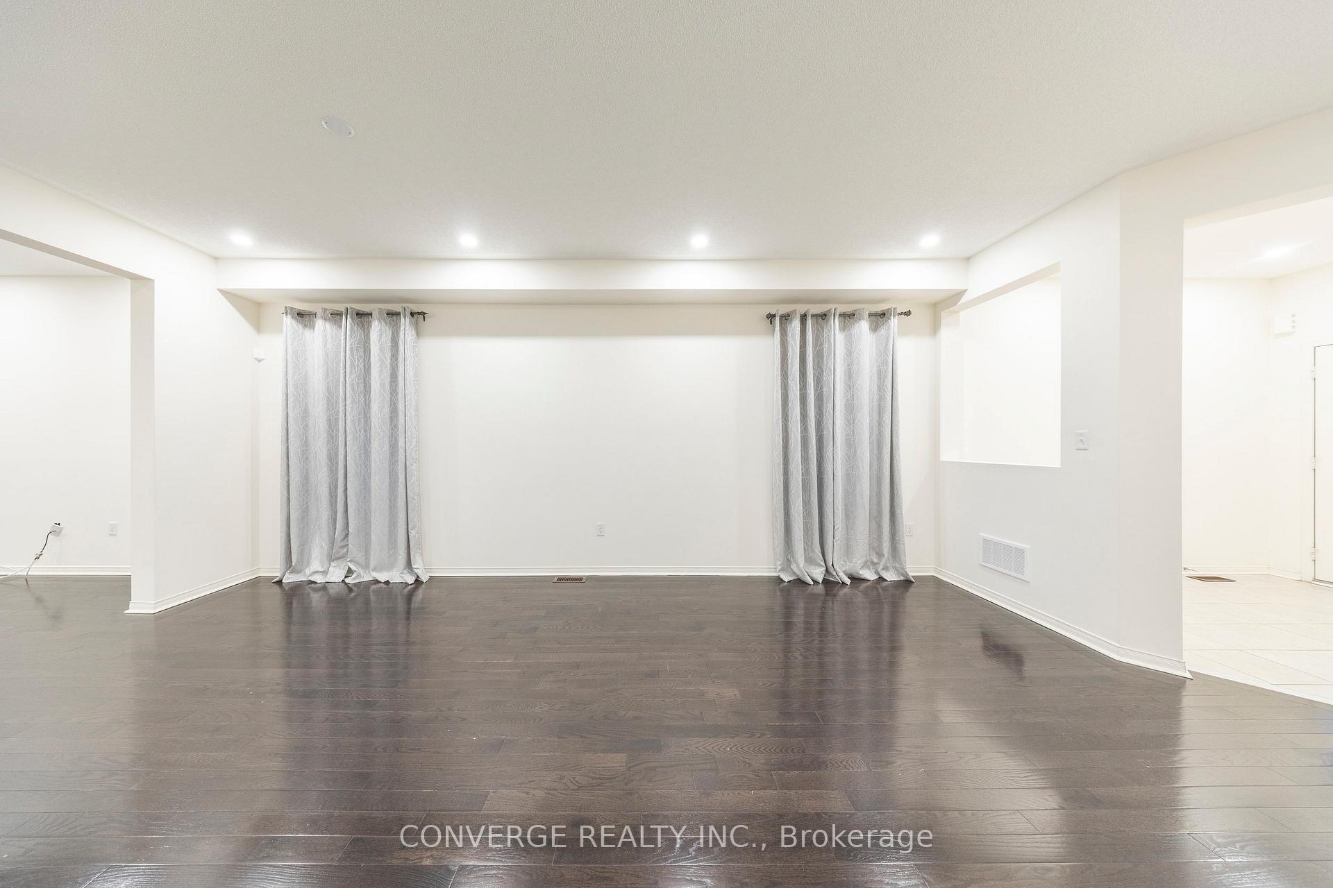 Photo 9 of 109 Cookview Drive, Brampton, Sandringham-Wellington — HOMEH