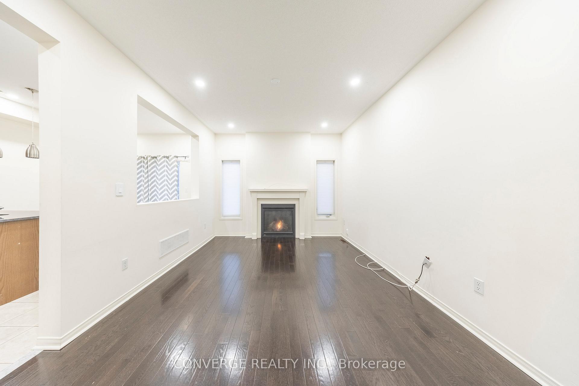 Photo 10 of 109 Cookview Drive, Brampton, Sandringham-Wellington — HOMEH