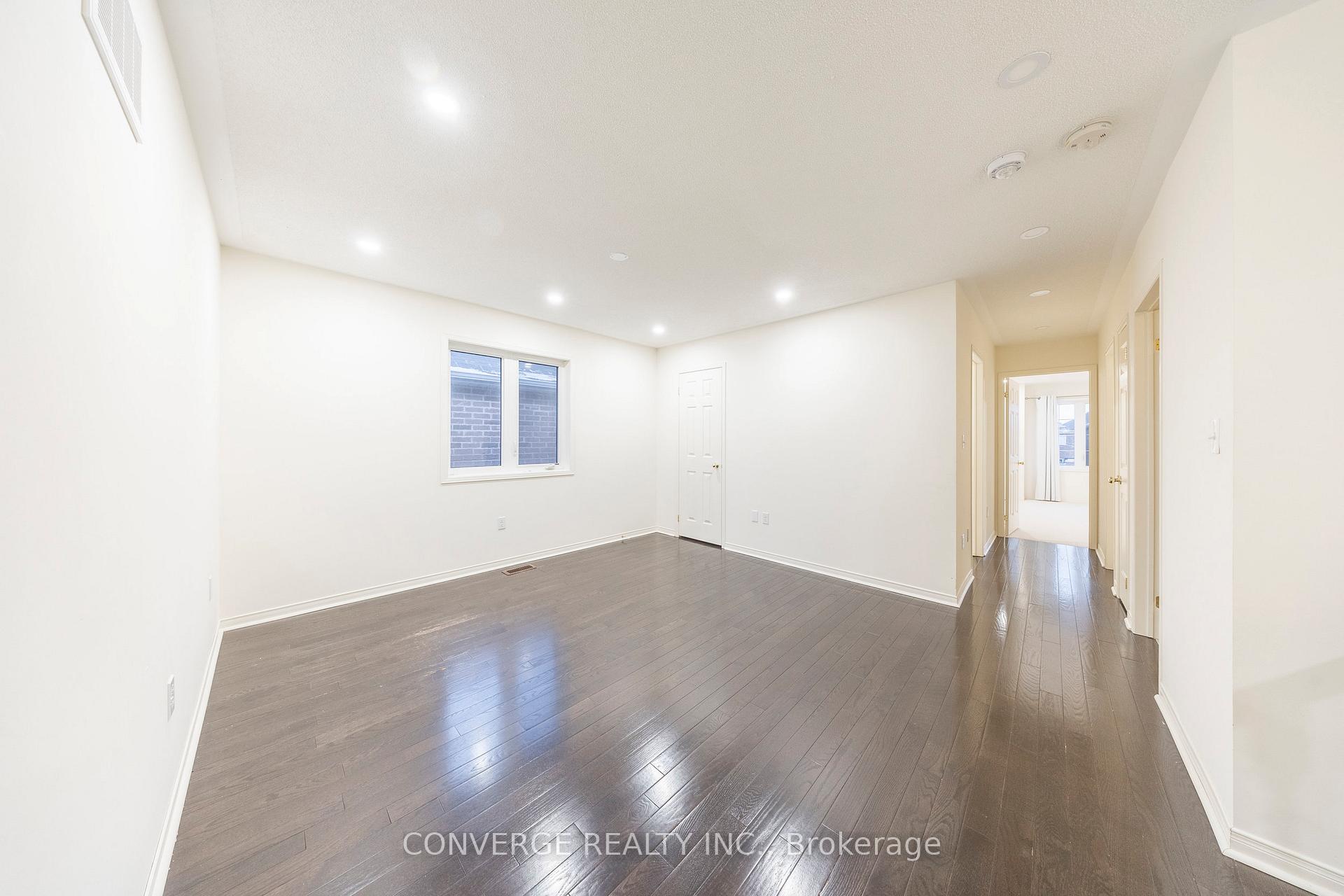 Photo 15 of 109 Cookview Drive, Brampton, Sandringham-Wellington — HOMEH