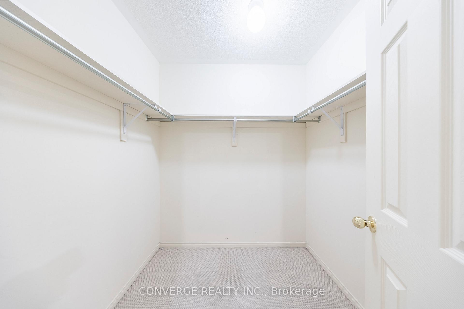 Photo 17 of 109 Cookview Drive, Brampton, Sandringham-Wellington — HOMEH