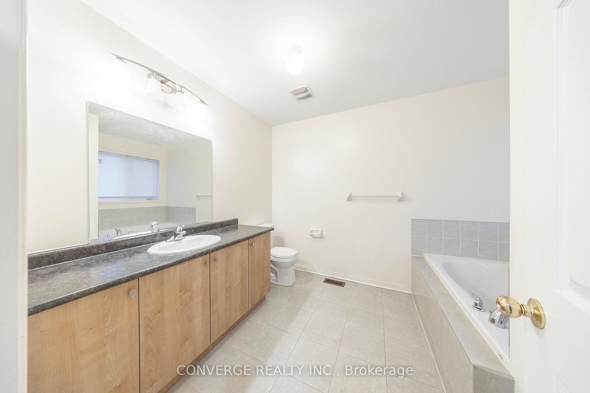 Photo 18 of 109 Cookview Drive, Brampton, Sandringham-Wellington — HOMEH