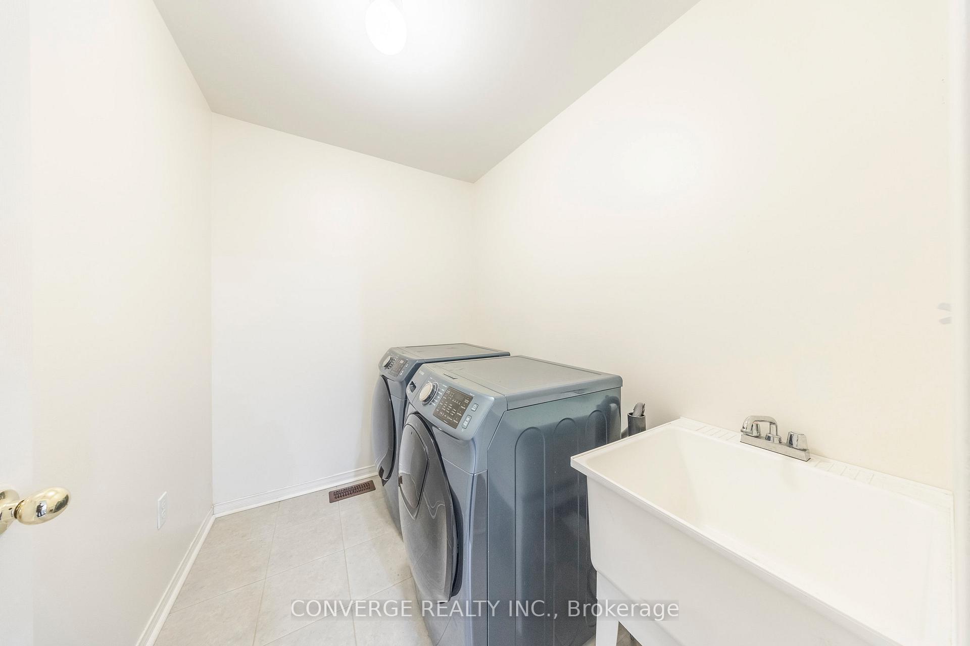 Photo 19 of 109 Cookview Drive, Brampton, Sandringham-Wellington — HOMEH