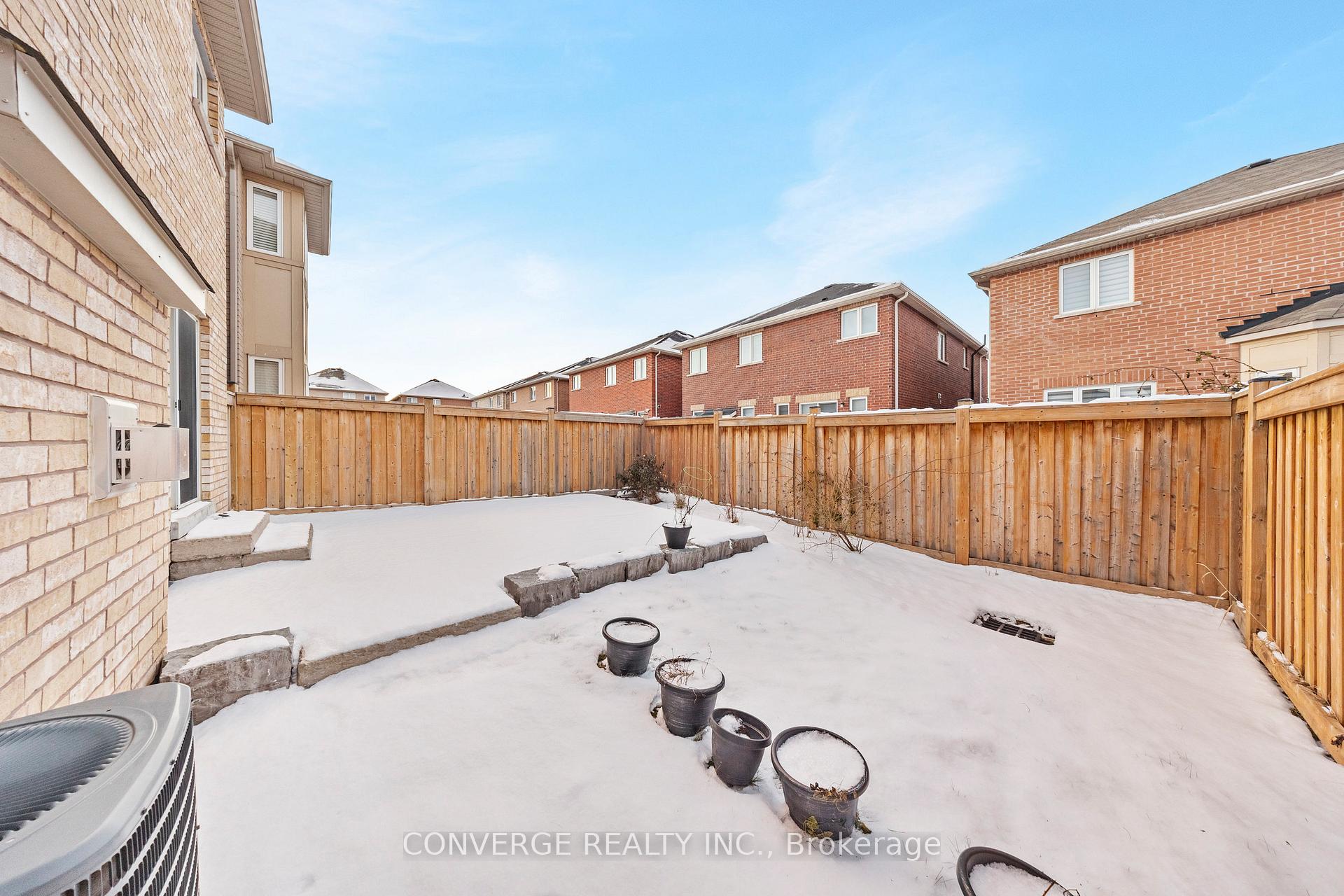 Photo 23 of 109 Cookview Drive, Brampton, Sandringham-Wellington — HOMEH