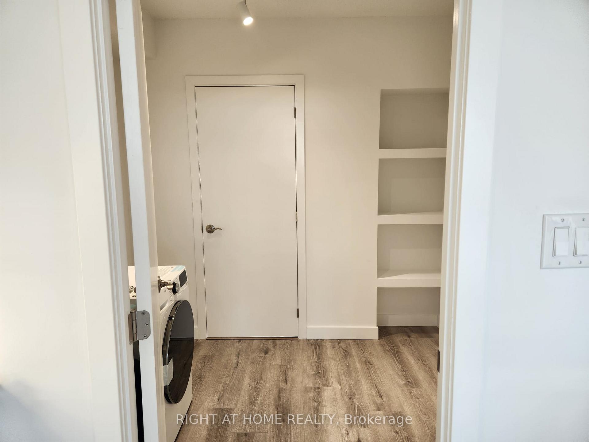 Photo 6 of Unit 831, 33 Harbour Square, Toronto, Waterfront Communities — HOMEH