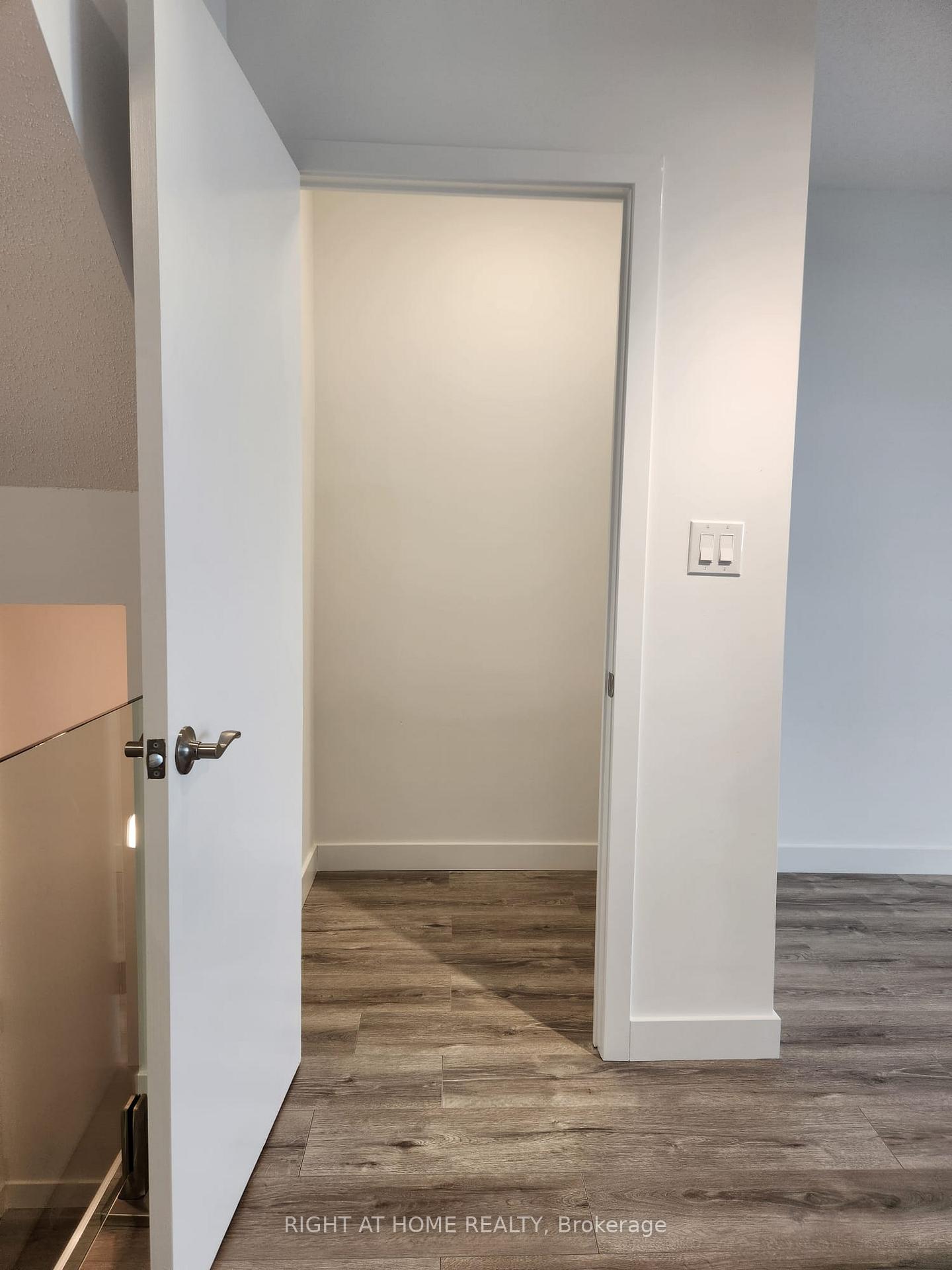 Photo 9 of Unit 831, 33 Harbour Square, Toronto, Waterfront Communities — HOMEH