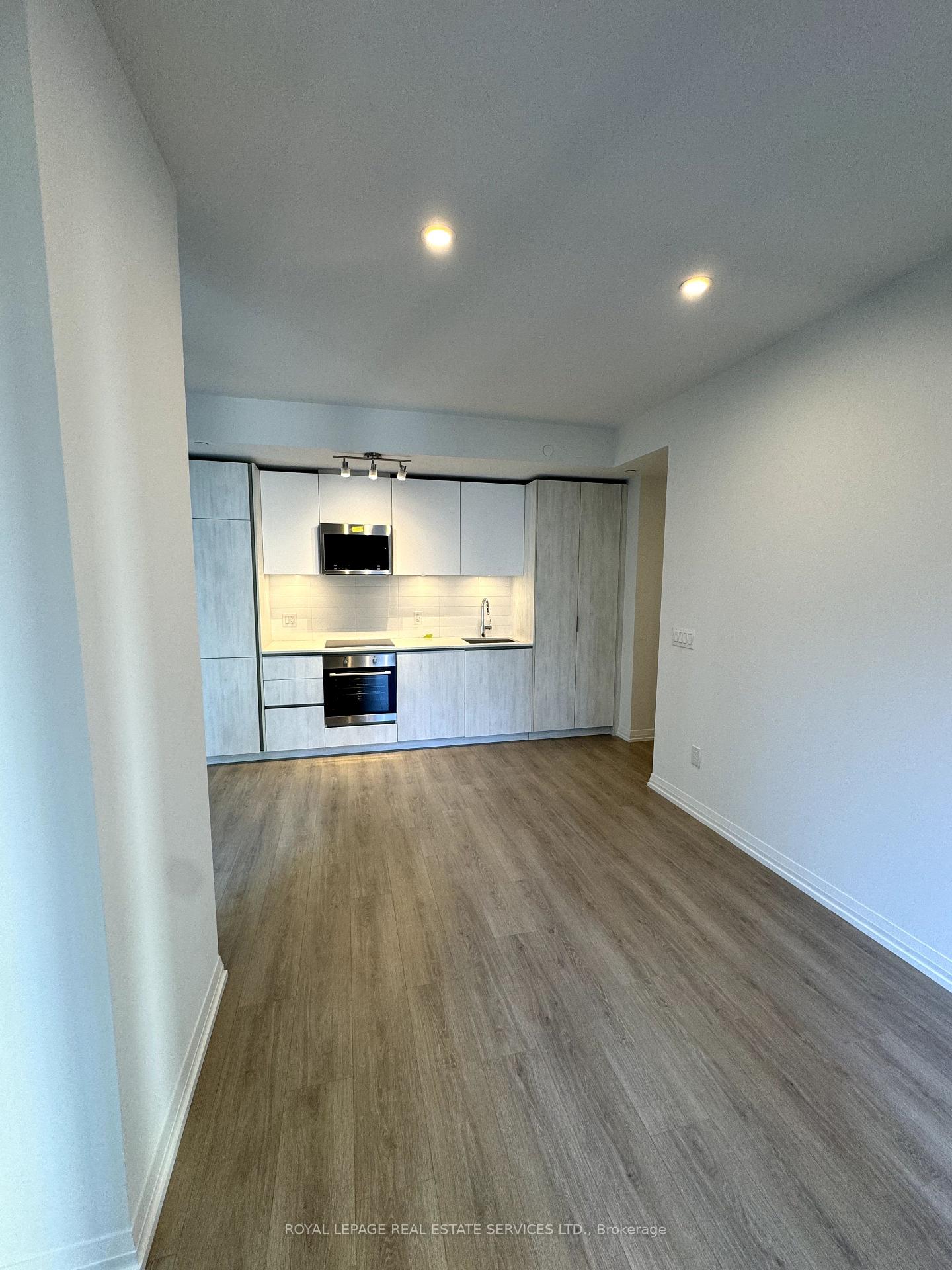 Photo 11 of Unit 1009, 8 Widmer Street, Toronto, Waterfront Communities — HOMEH