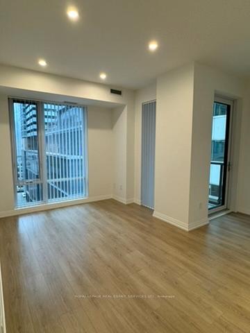 Photo 6 of Unit 1009, 8 Widmer Street, Toronto, Waterfront Communities — HOMEH