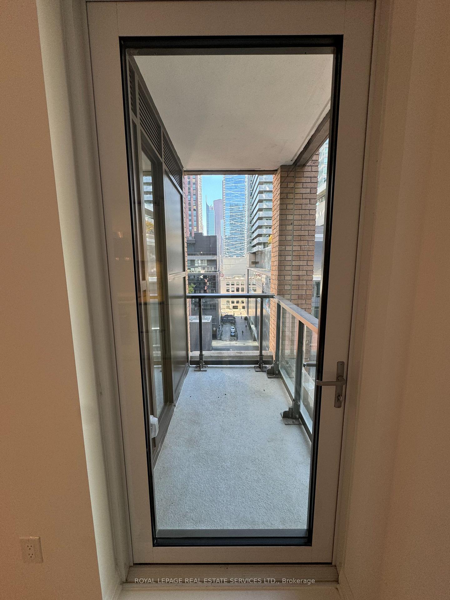 Photo 16 of Unit 1009, 8 Widmer Street, Toronto, Waterfront Communities — HOMEH