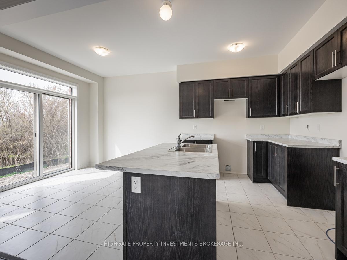 Photo 8 of 1 Jack Potts Way, Clarington, Courtice — HOMEH