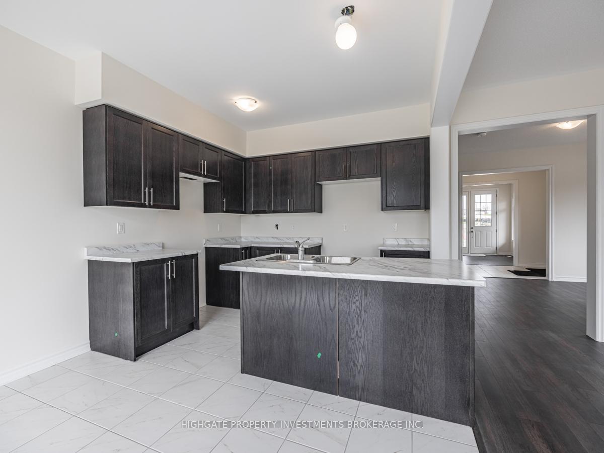 Photo 9 of 1 Jack Potts Way, Clarington, Courtice — HOMEH