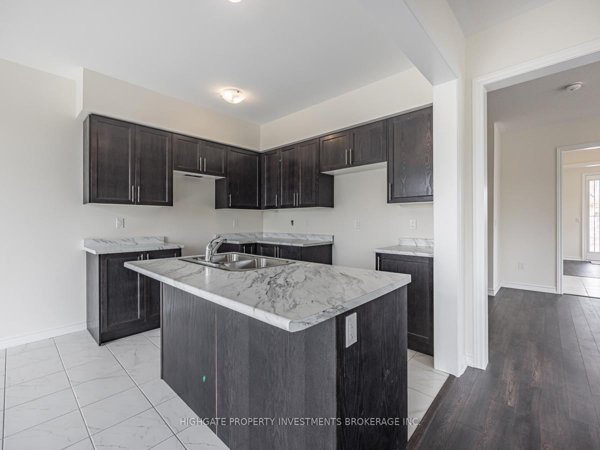 Photo 11 of 1 Jack Potts Way, Clarington, Courtice — HOMEH