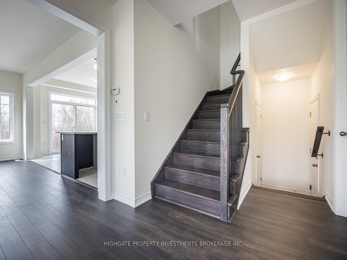 Photo 15 of 1 Jack Potts Way, Clarington, Courtice — HOMEH