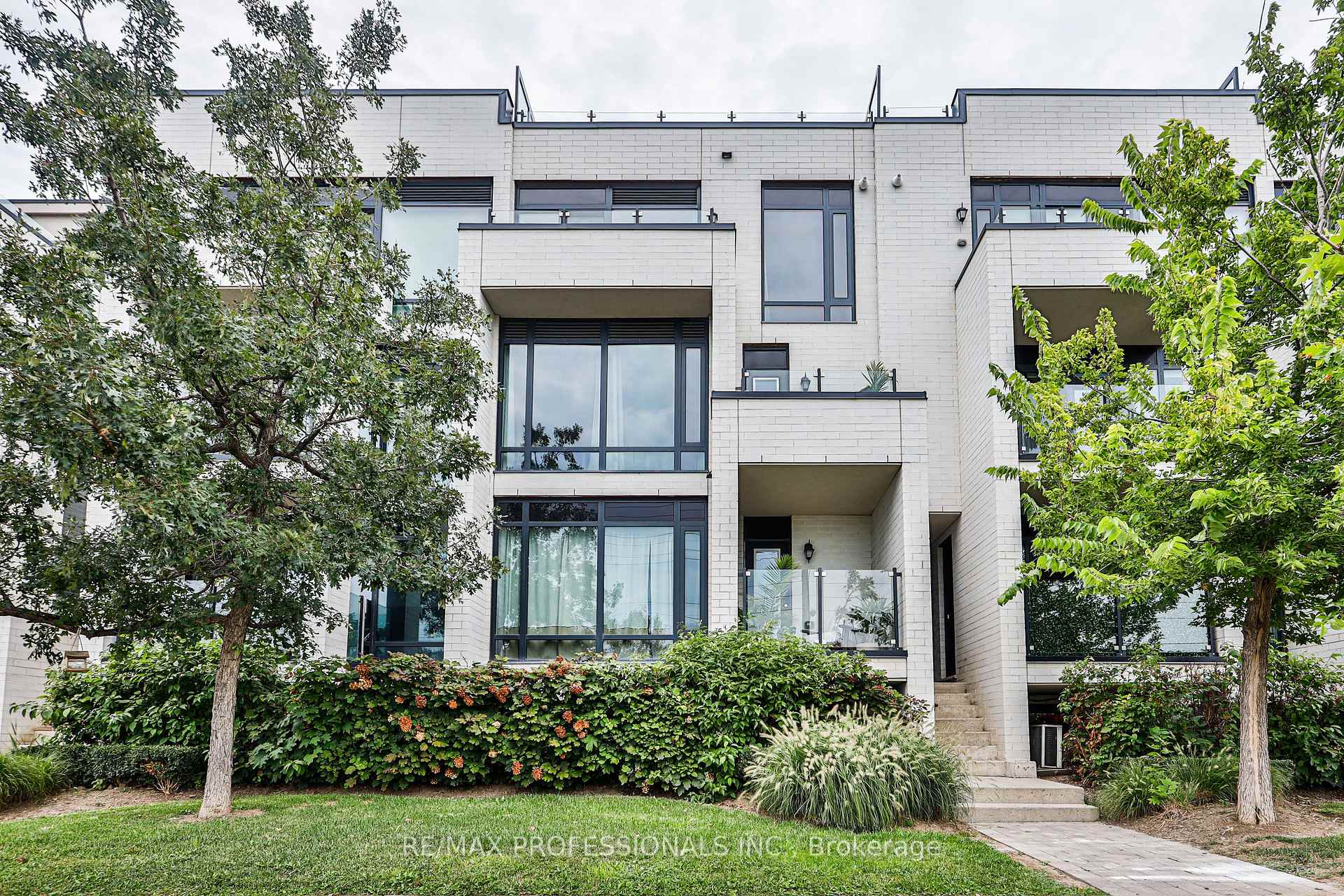 Photo 1 of Unit 515, 142 Widdicombe Hill Boulevard, Etobicoke, Willowridge-Martingrove-Richview — HOMEH
