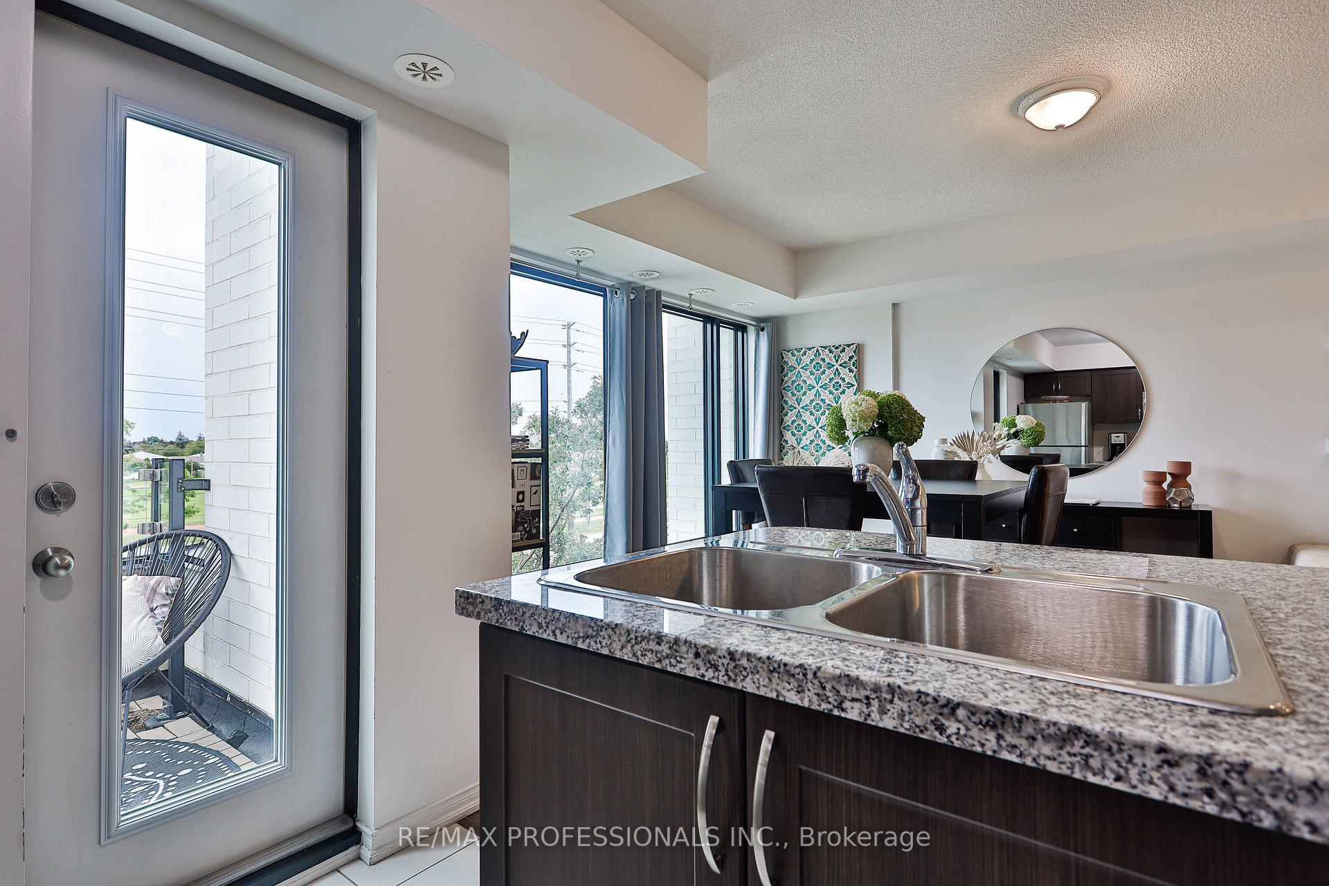 Photo 9 of Unit 515, 142 Widdicombe Hill Boulevard, Etobicoke, Willowridge-Martingrove-Richview — HOMEH