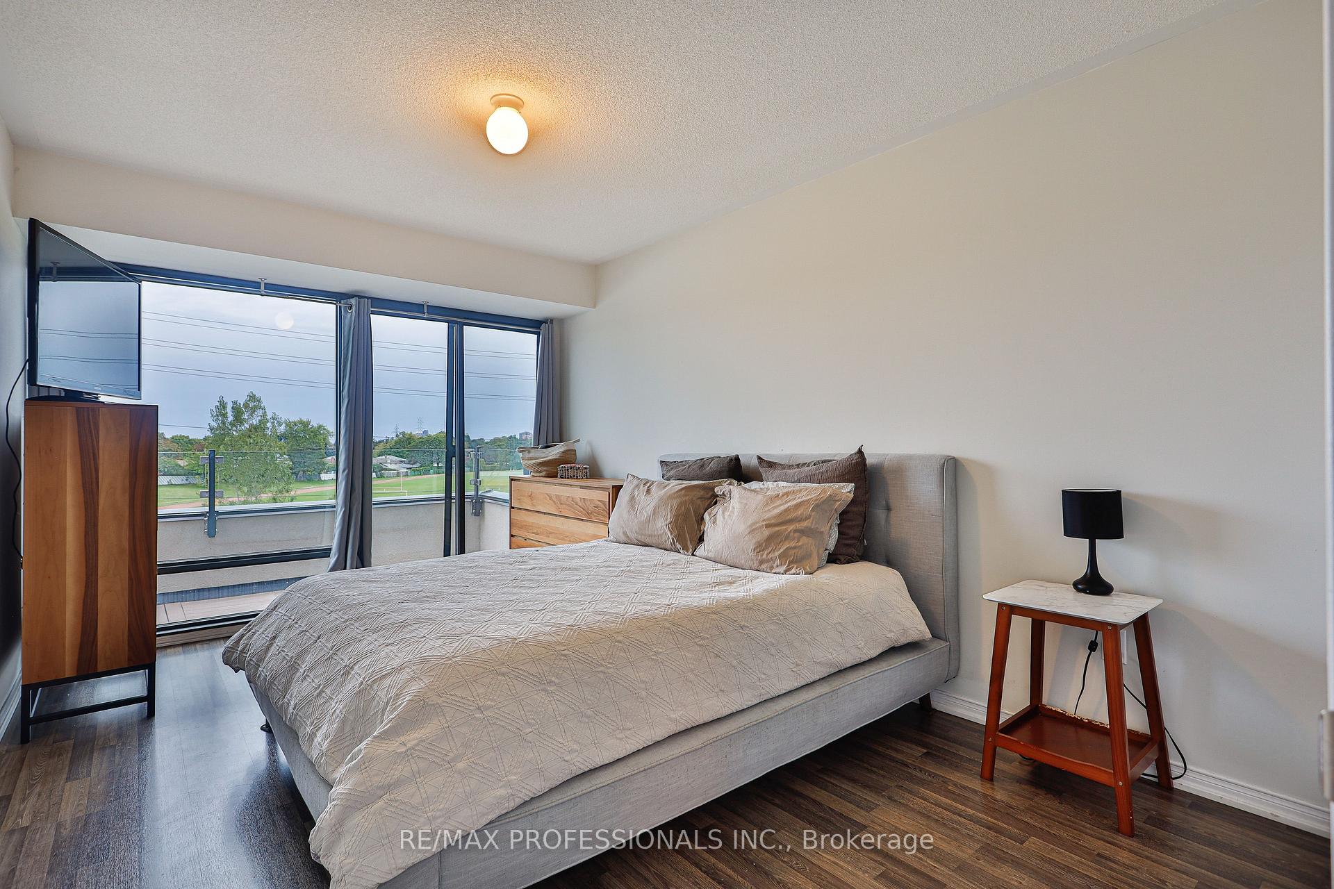 Photo 10 of Unit 515, 142 Widdicombe Hill Boulevard, Etobicoke, Willowridge-Martingrove-Richview — HOMEH