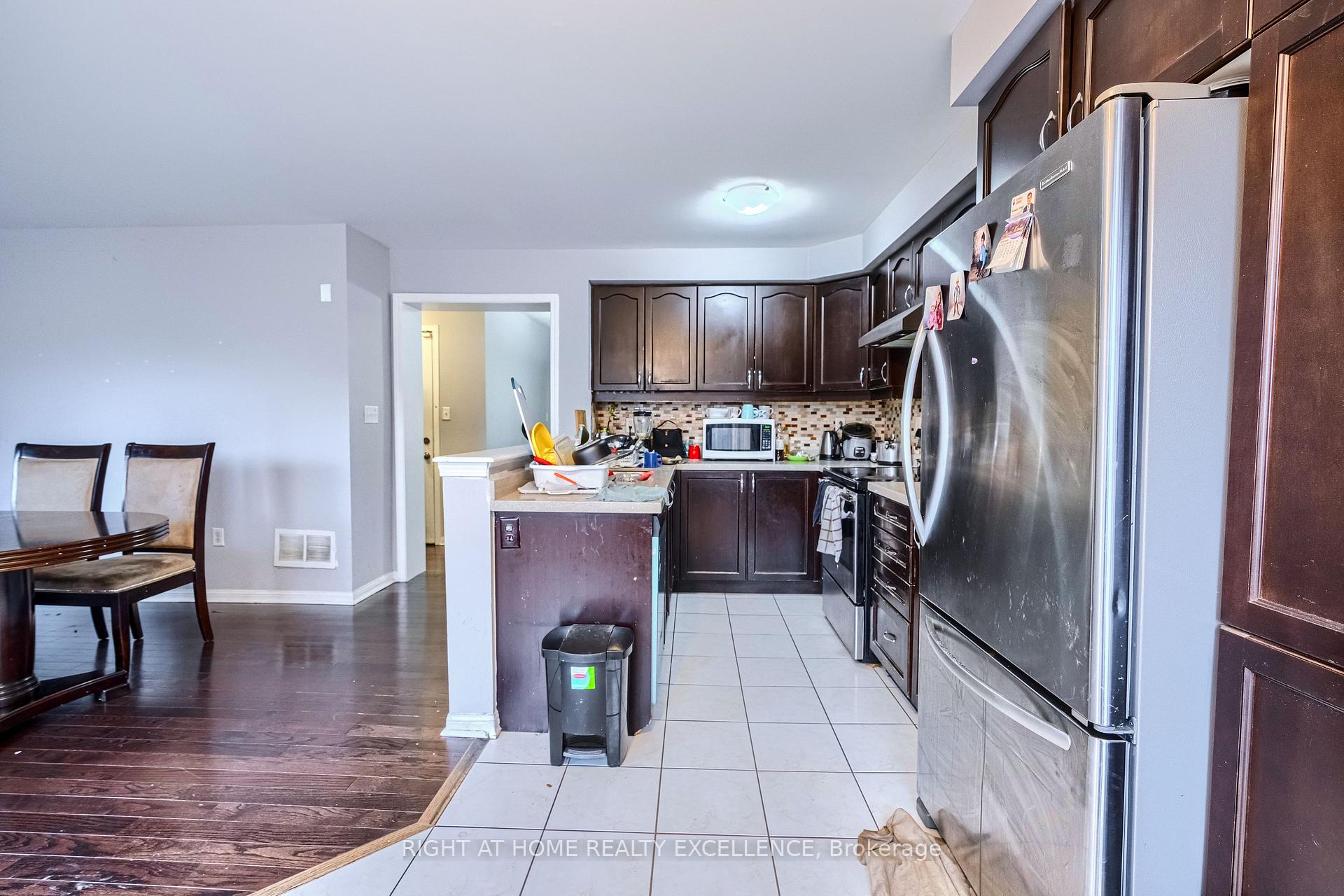 Photo 14 of 20 Caliper Road, Brampton, Bram West — HOMEH