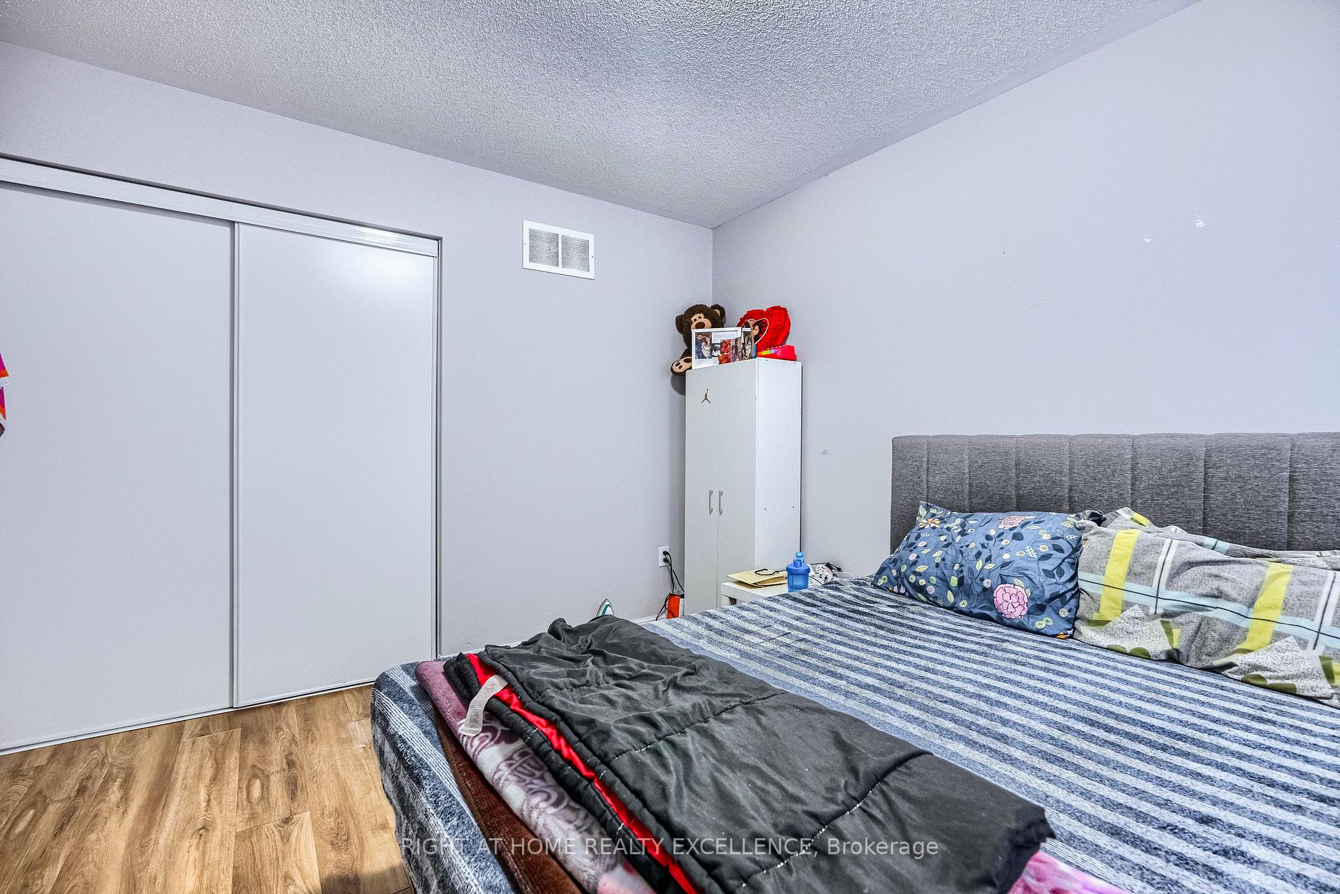 Photo 53 of 20 Caliper Road, Brampton, Bram West — HOMEH