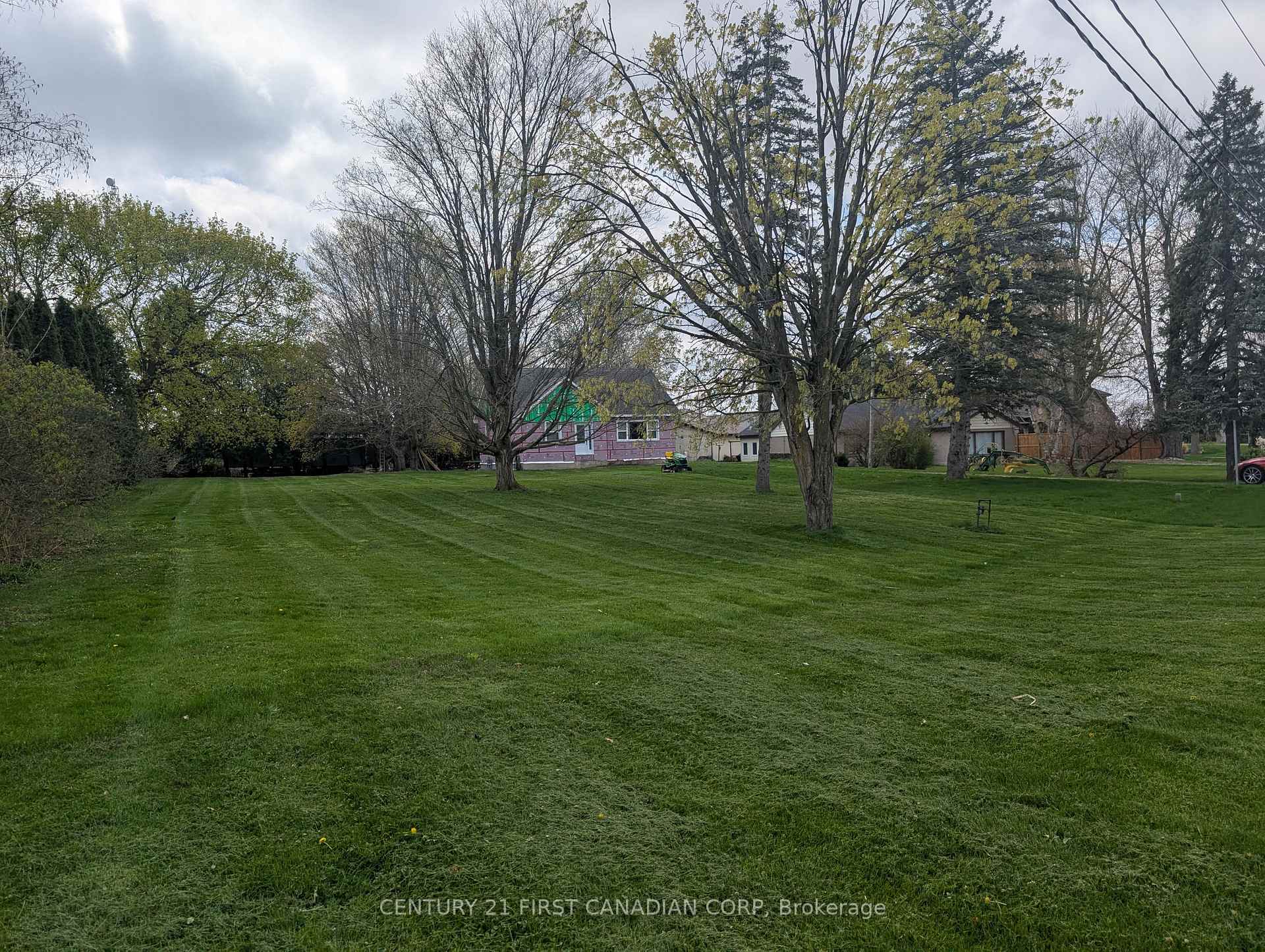 Photo 10 of 211 King Edward Street, Brant, Paris — HOMEH