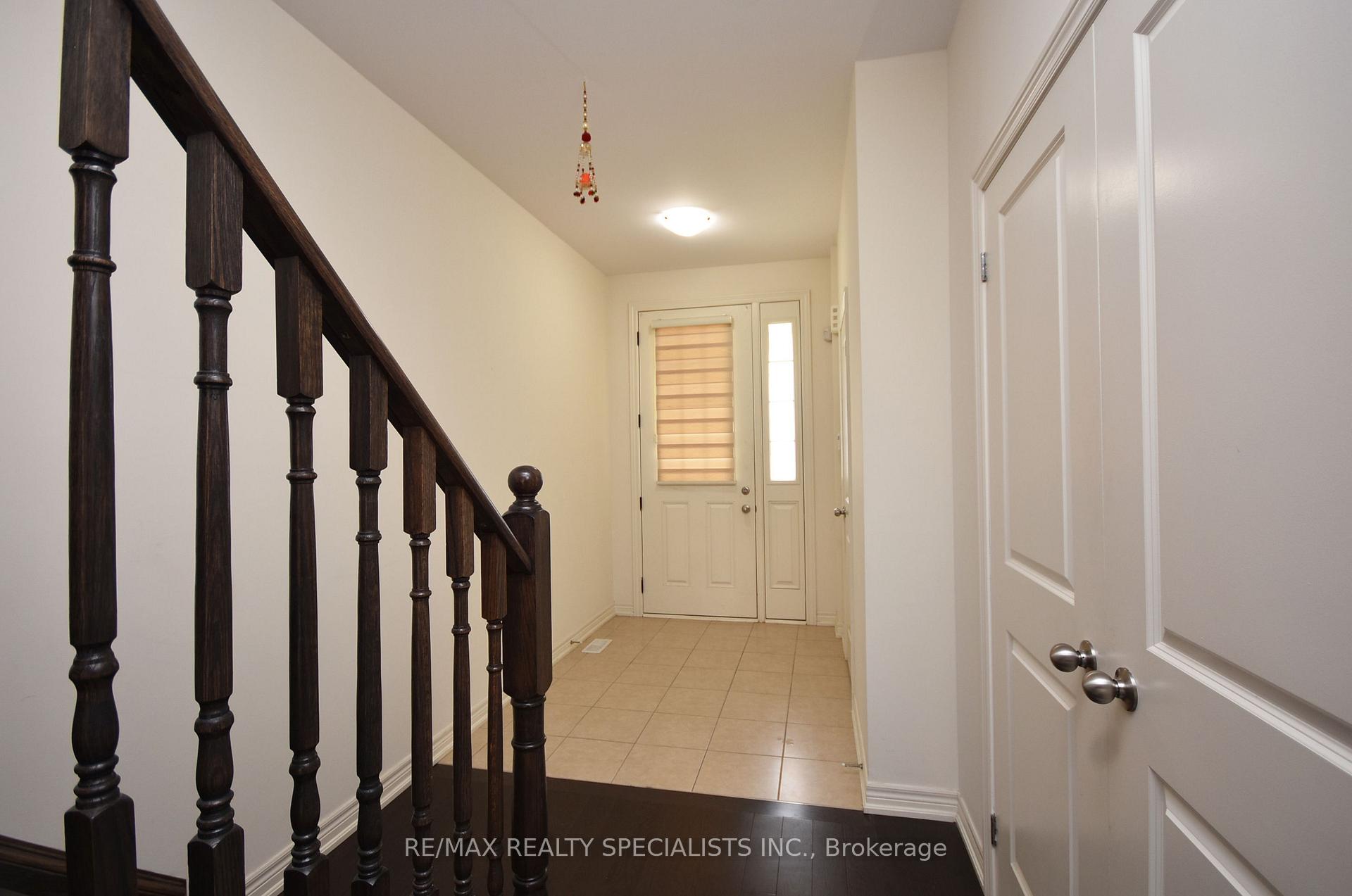 Photo 3 of 14 Pennycross Crescent, Brampton, Northwest Brampton — HOMEH