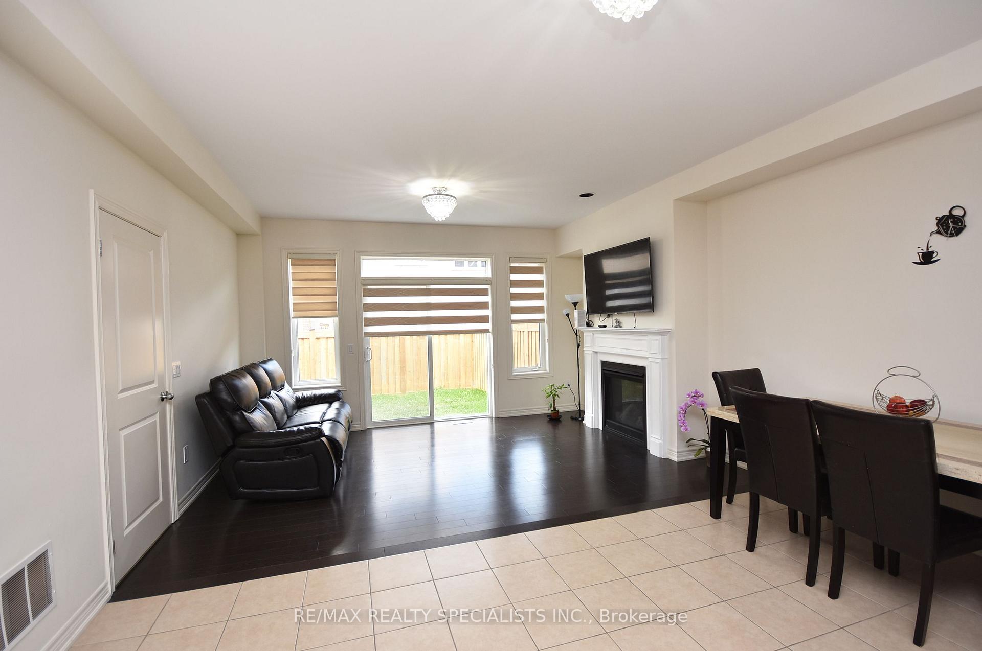 Photo 5 of 14 Pennycross Crescent, Brampton, Northwest Brampton — HOMEH