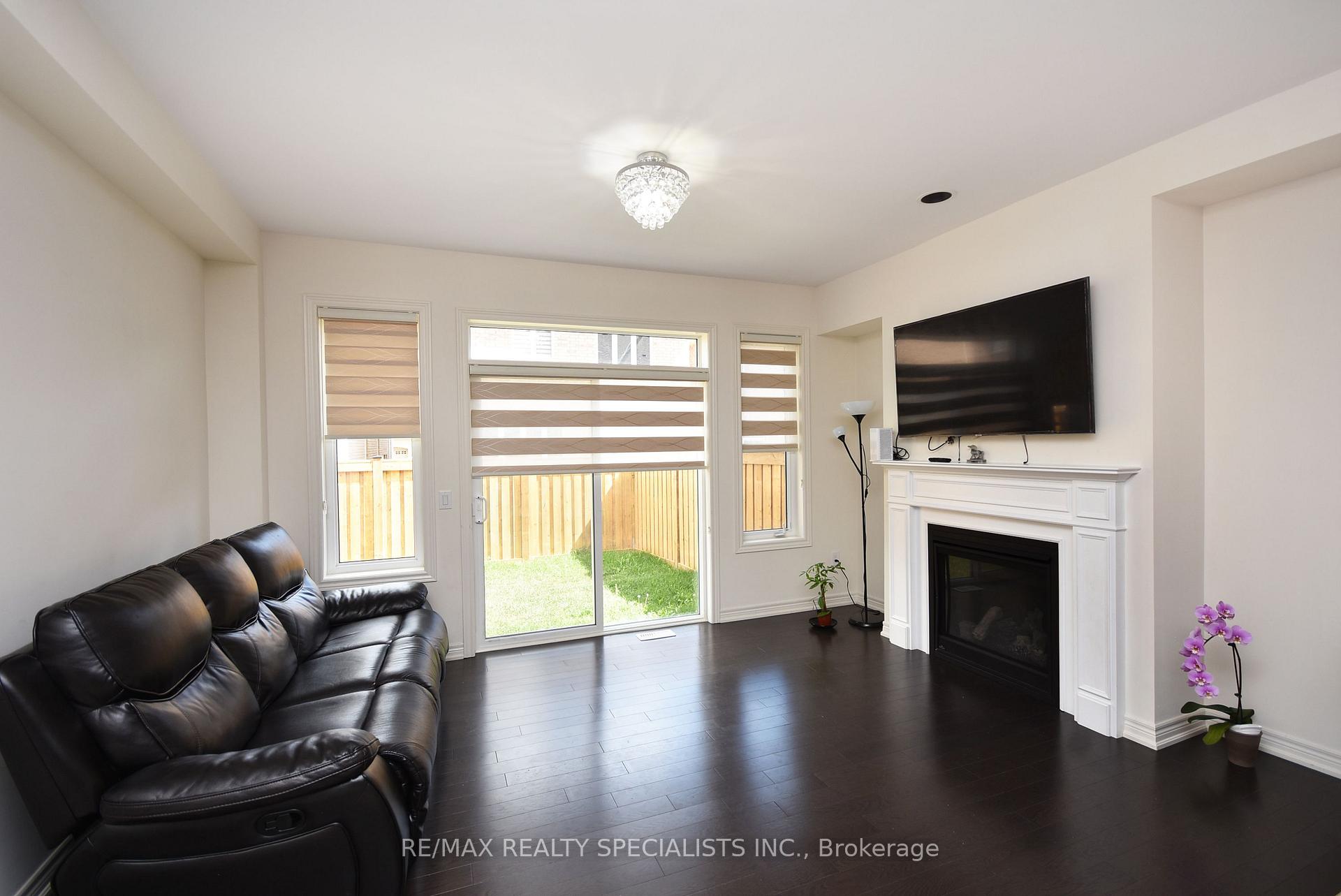 Photo 6 of 14 Pennycross Crescent, Brampton, Northwest Brampton — HOMEH