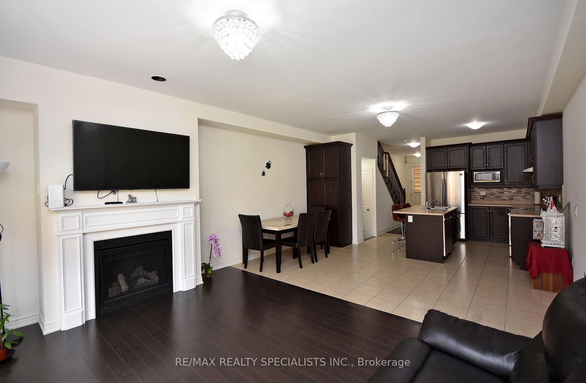 Photo 7 of 14 Pennycross Crescent, Brampton, Northwest Brampton — HOMEH