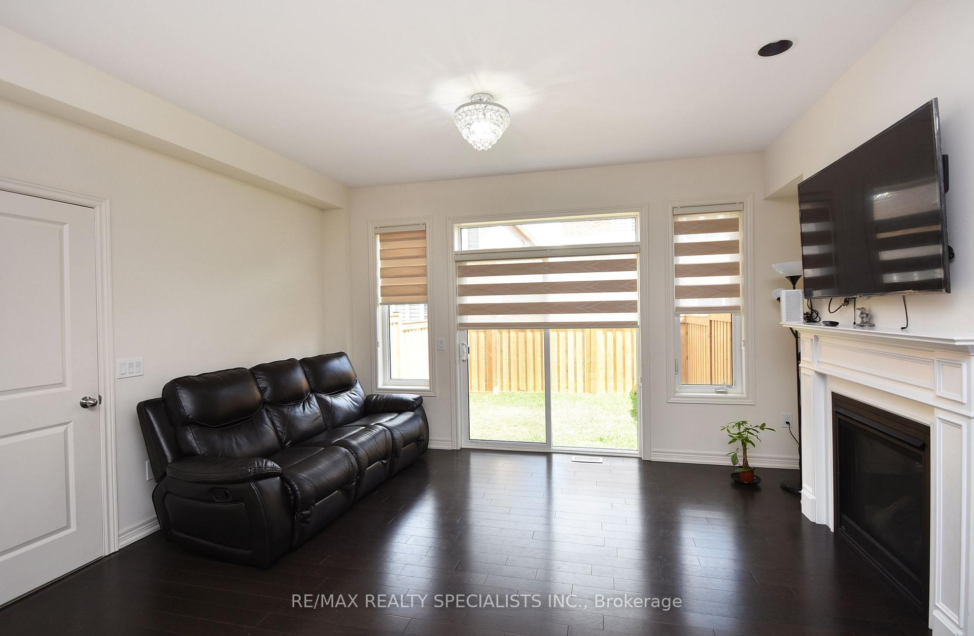 Photo 8 of 14 Pennycross Crescent, Brampton, Northwest Brampton — HOMEH