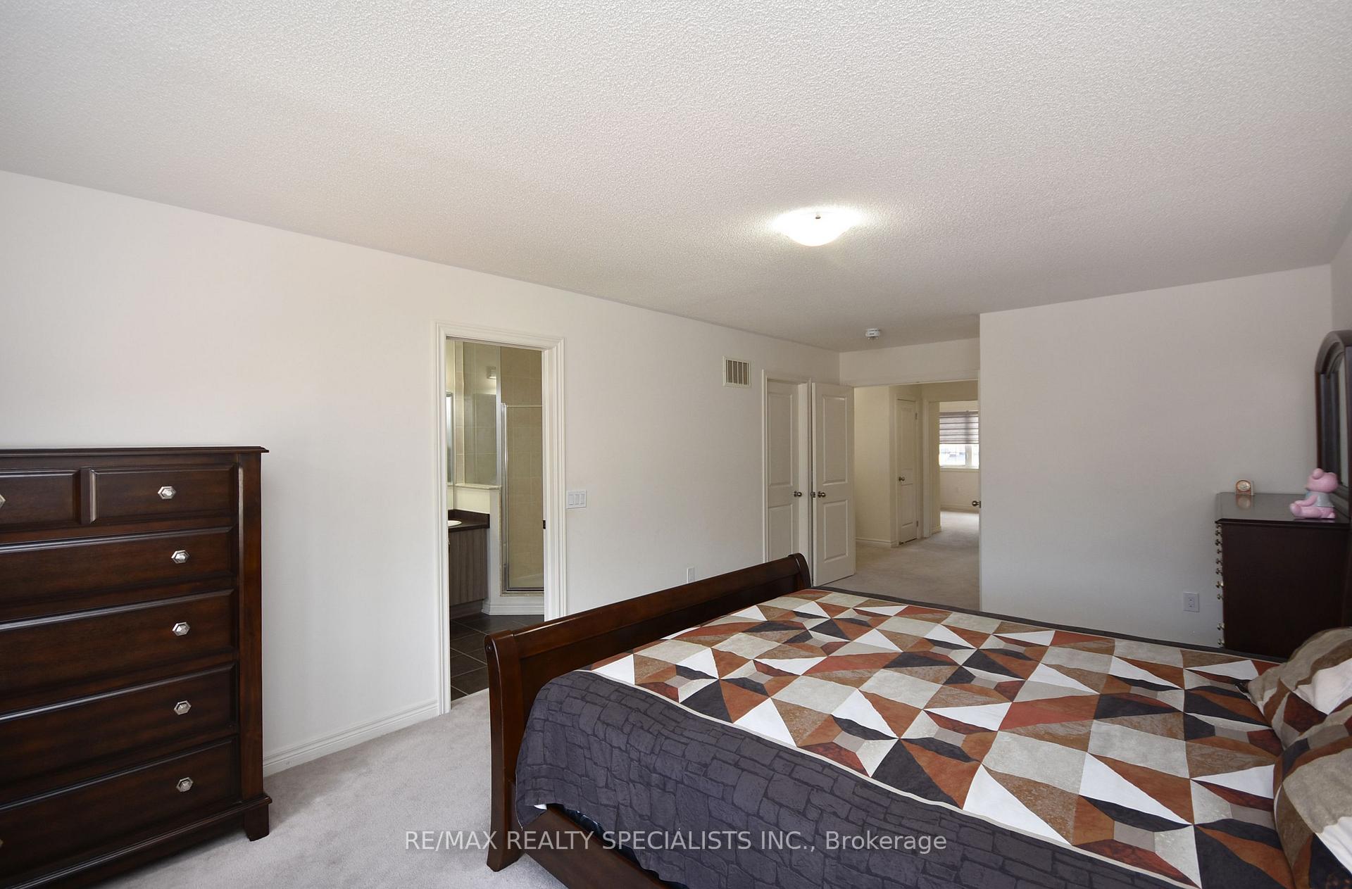 Photo 13 of 14 Pennycross Crescent, Brampton, Northwest Brampton — HOMEH