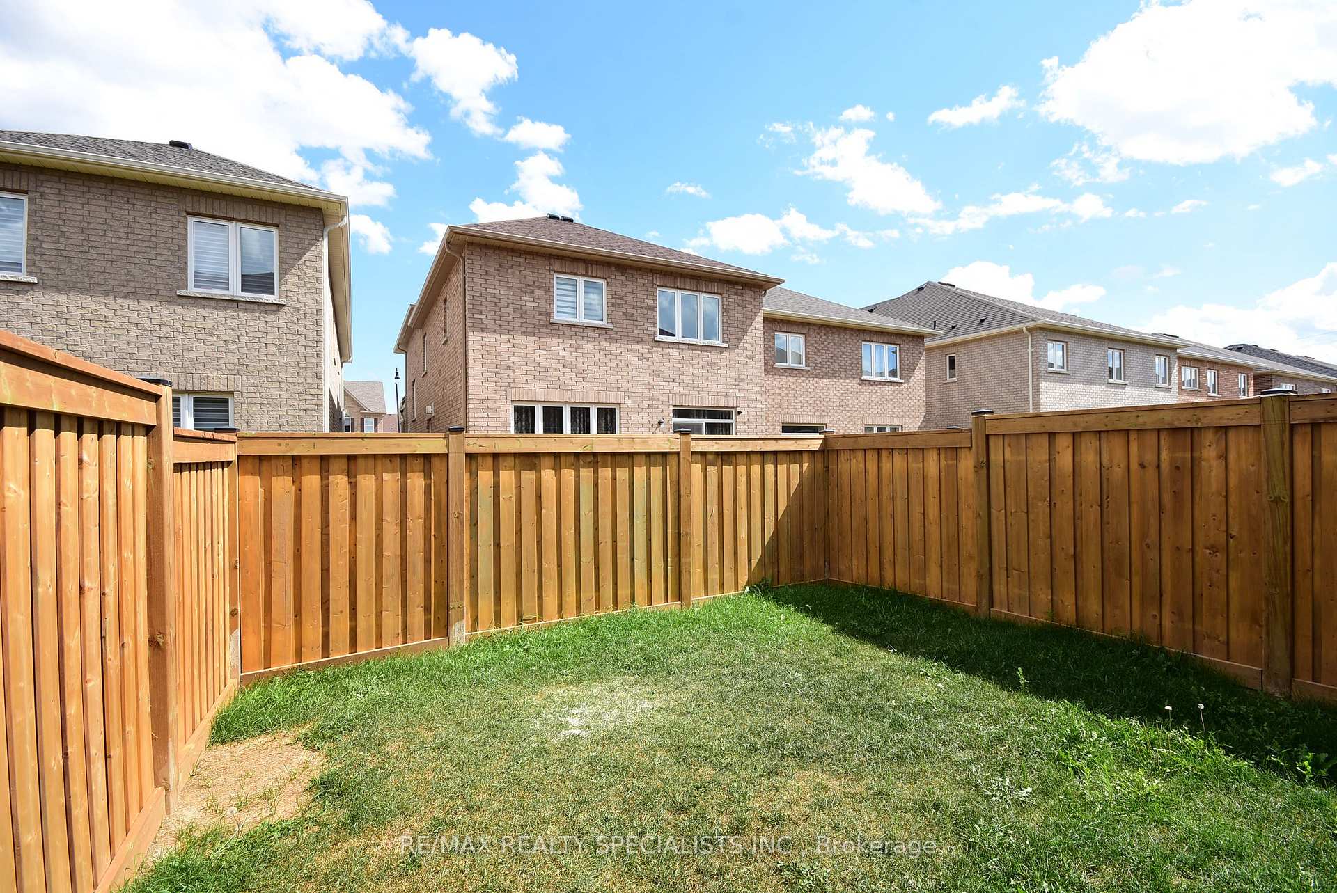Photo 22 of 14 Pennycross Crescent, Brampton, Northwest Brampton — HOMEH