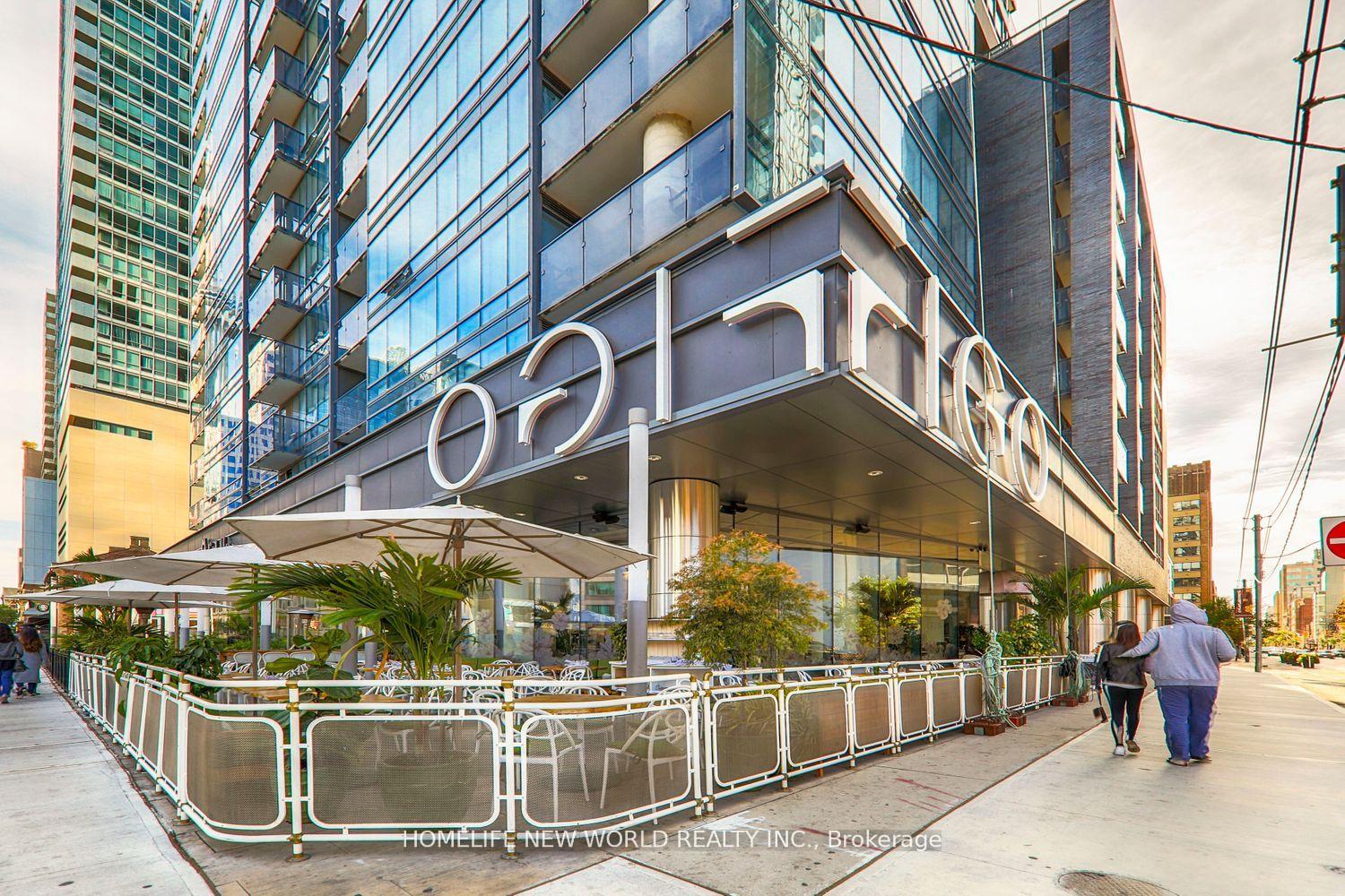Front of Unit 3909, 295 Adelaide Street W