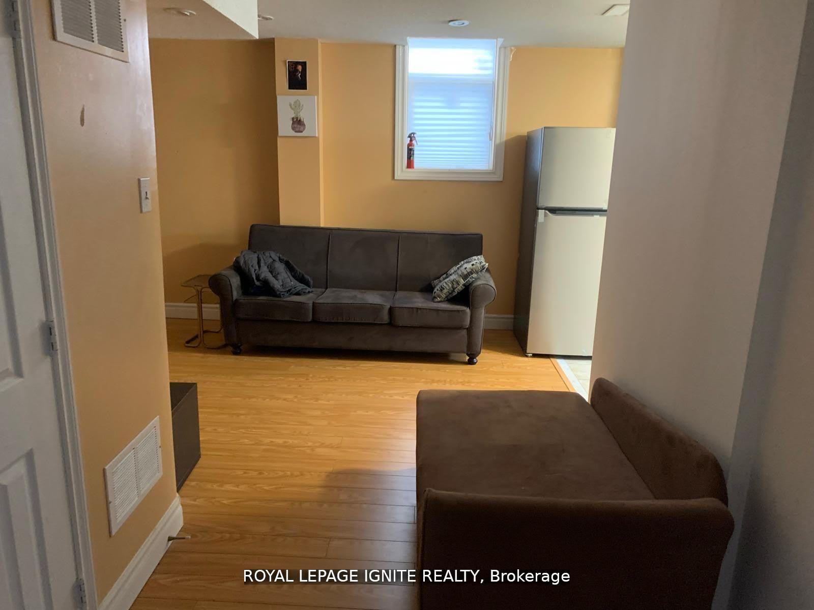 Photo 3 of Unit Bsmt, 7 Outlook Avenue, Brampton, Bram West — HOMEH