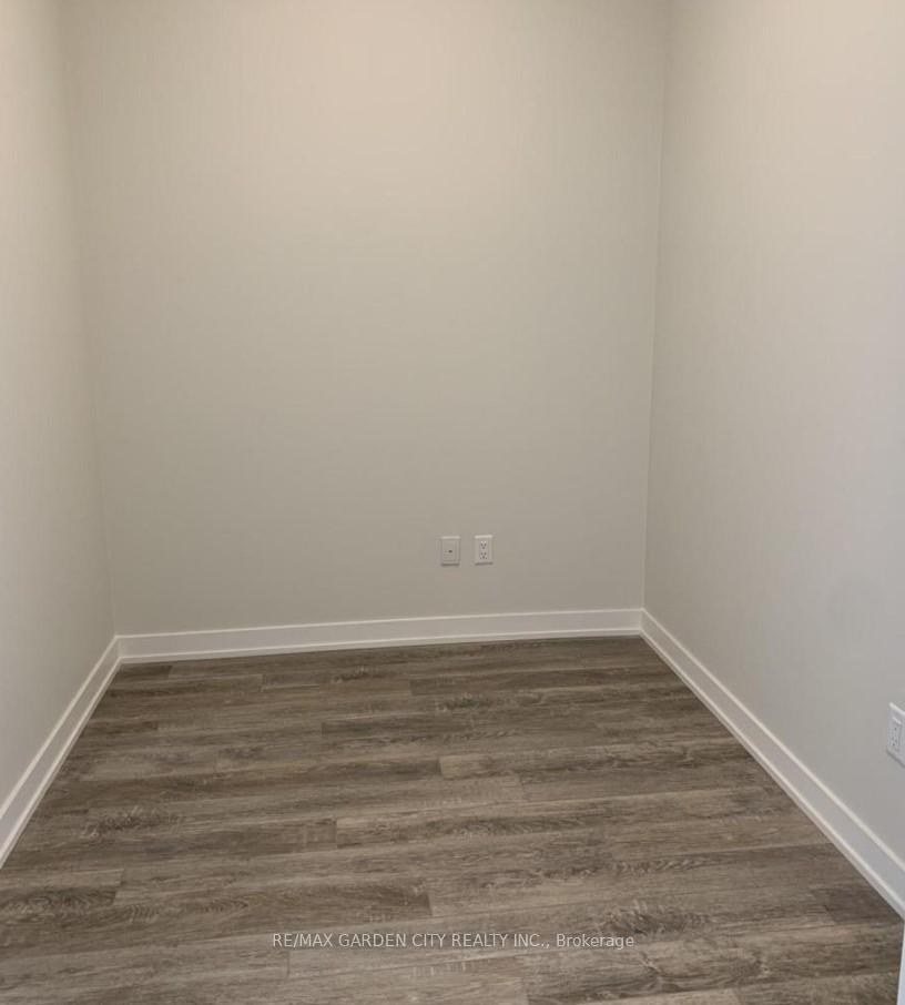 Photo 7 of Unit 216, 600 North Service Road, Hamilton, Lakeshore — HOMEH