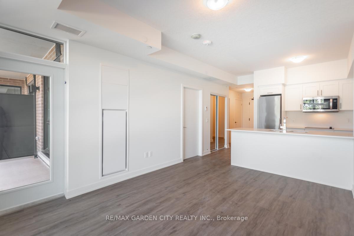 Photo 20 of Unit 216, 600 North Service Road, Hamilton, Lakeshore — HOMEH