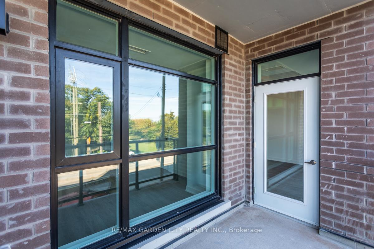 Photo 22 of Unit 216, 600 North Service Road, Hamilton, Lakeshore — HOMEH