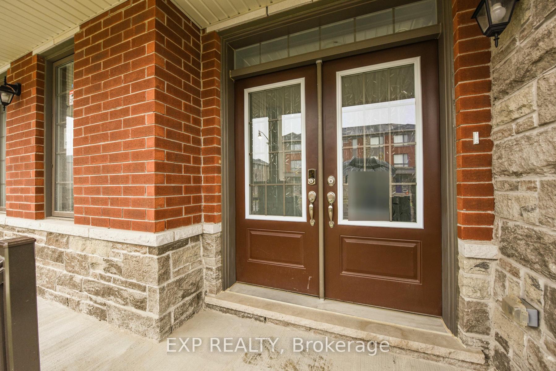 Photo 3 of 2 Keppel Circle, Brampton, Northwest Brampton — HOMEH