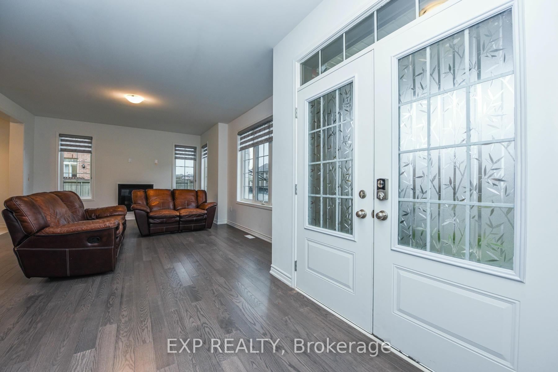 Photo 7 of 2 Keppel Circle, Brampton, Northwest Brampton — HOMEH