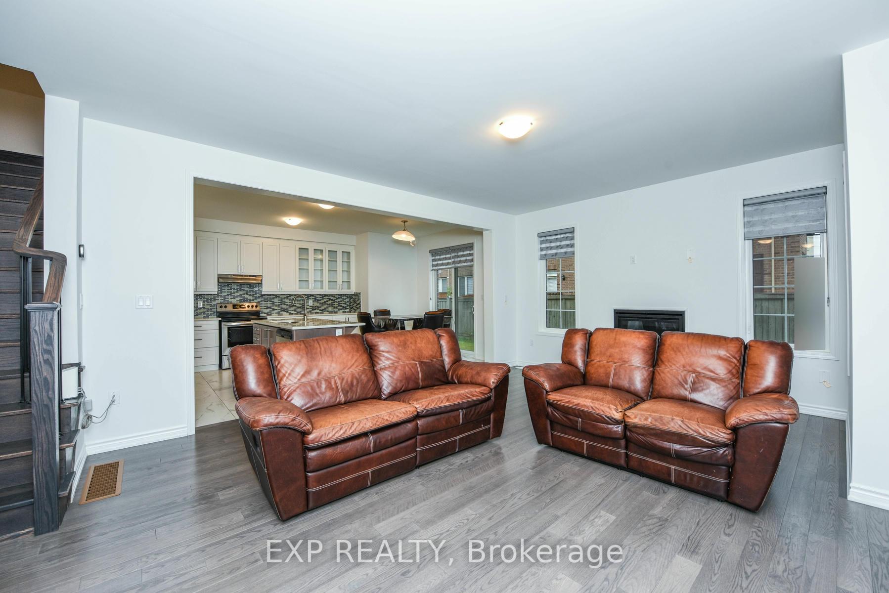 Photo 13 of 2 Keppel Circle, Brampton, Northwest Brampton — HOMEH