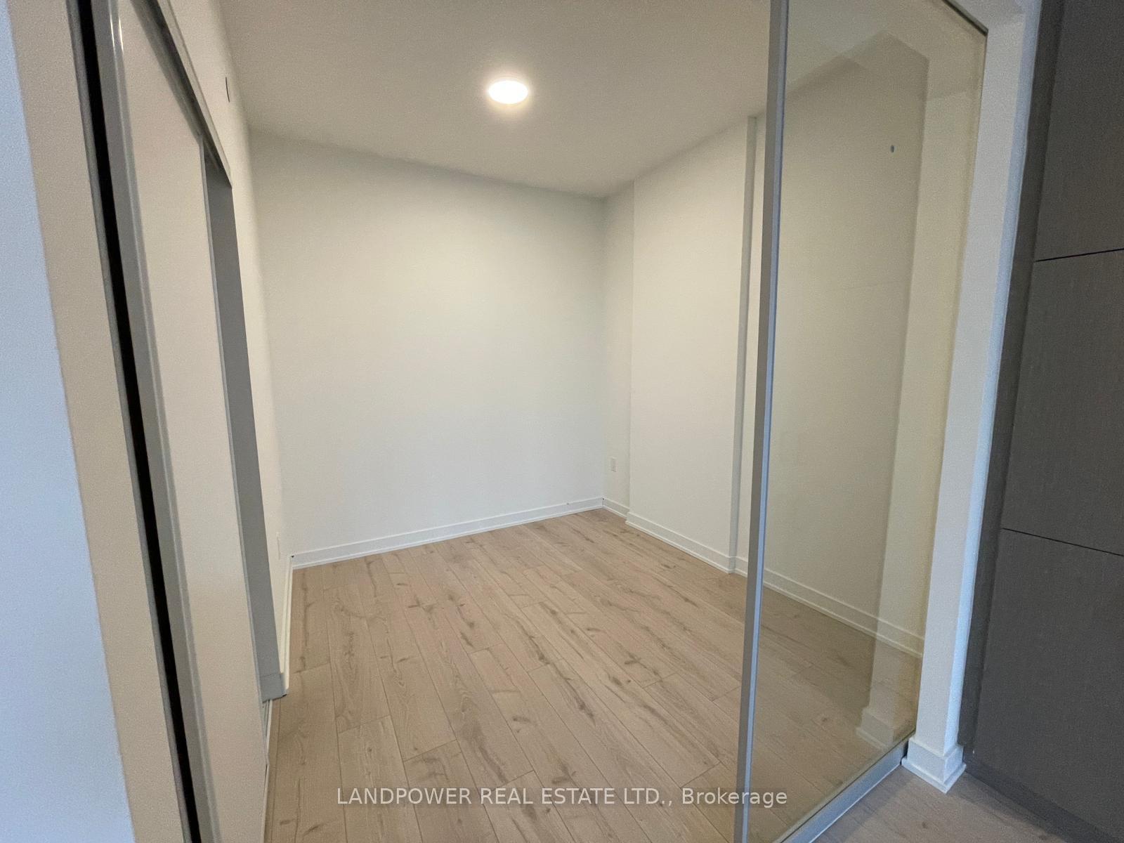Photo 9 of Unit 413, 9 Tecumseth Street, Toronto, Niagara — HOMEH
