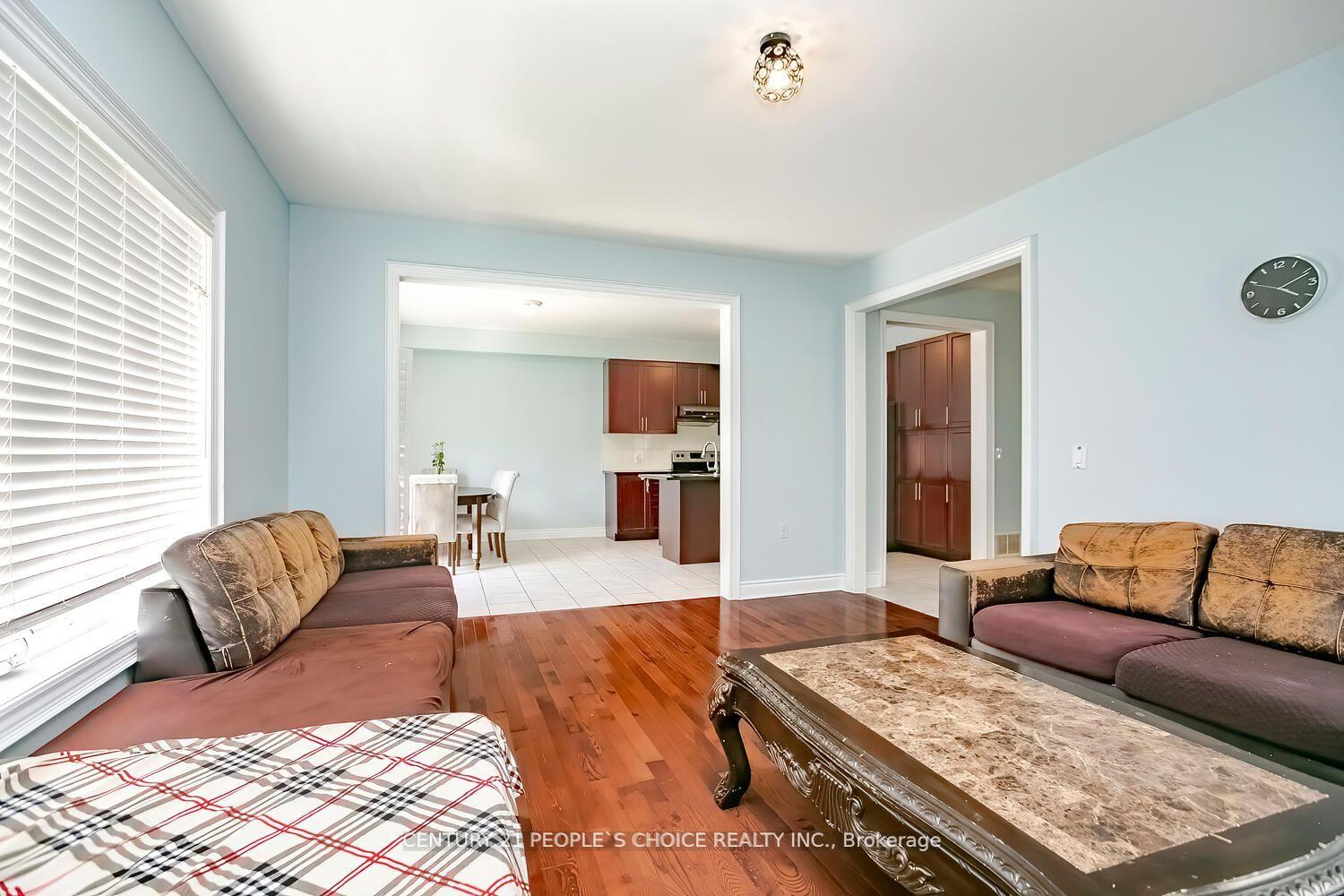 Photo 7 of 9 Dillon Drive, Brampton, Credit Valley — HOMEH