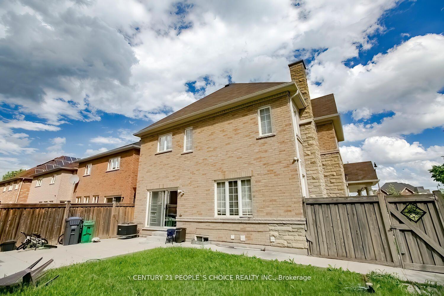 Photo 15 of 9 Dillon Drive, Brampton, Credit Valley — HOMEH