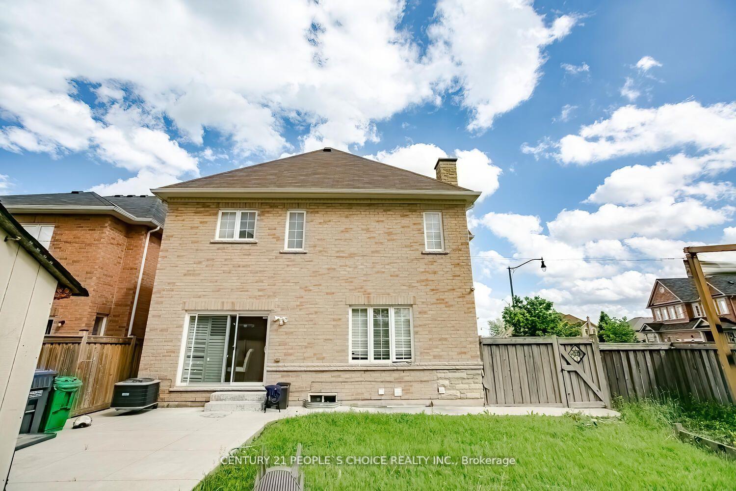 Photo 16 of 9 Dillon Drive, Brampton, Credit Valley — HOMEH