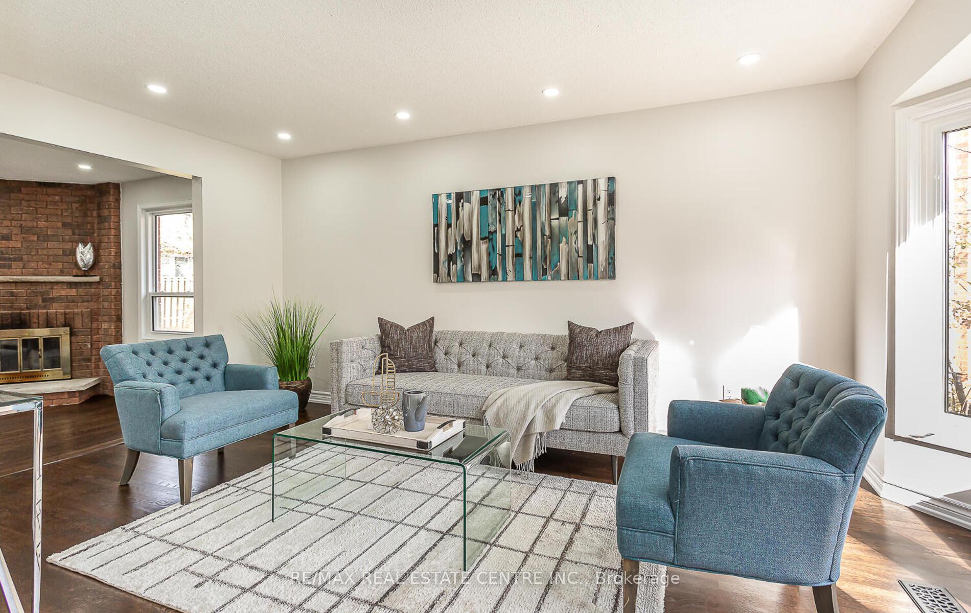Photo 3 of 14 Brydon Crescent, Brampton, Northwood Park — HOMEH