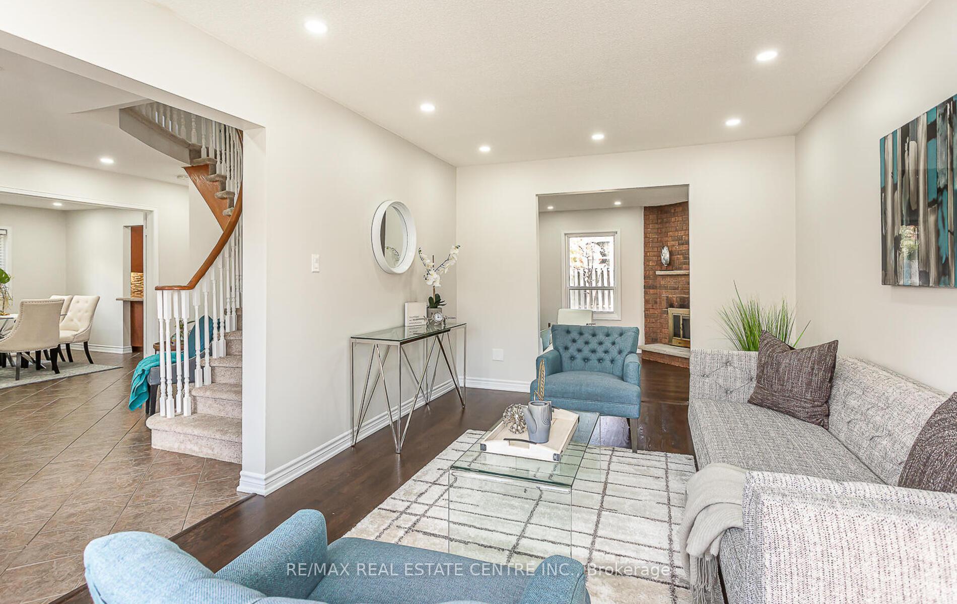 Photo 4 of 14 Brydon Crescent, Brampton, Northwood Park — HOMEH