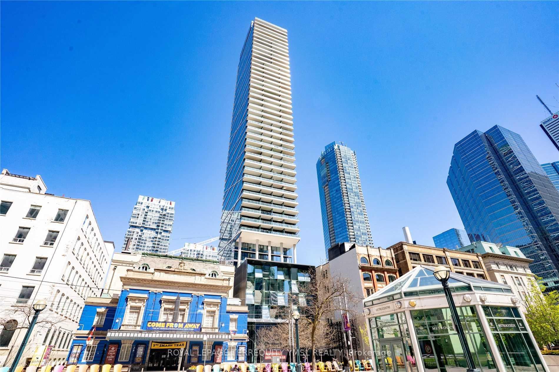 Front of Unit 1005, 224 King Street W